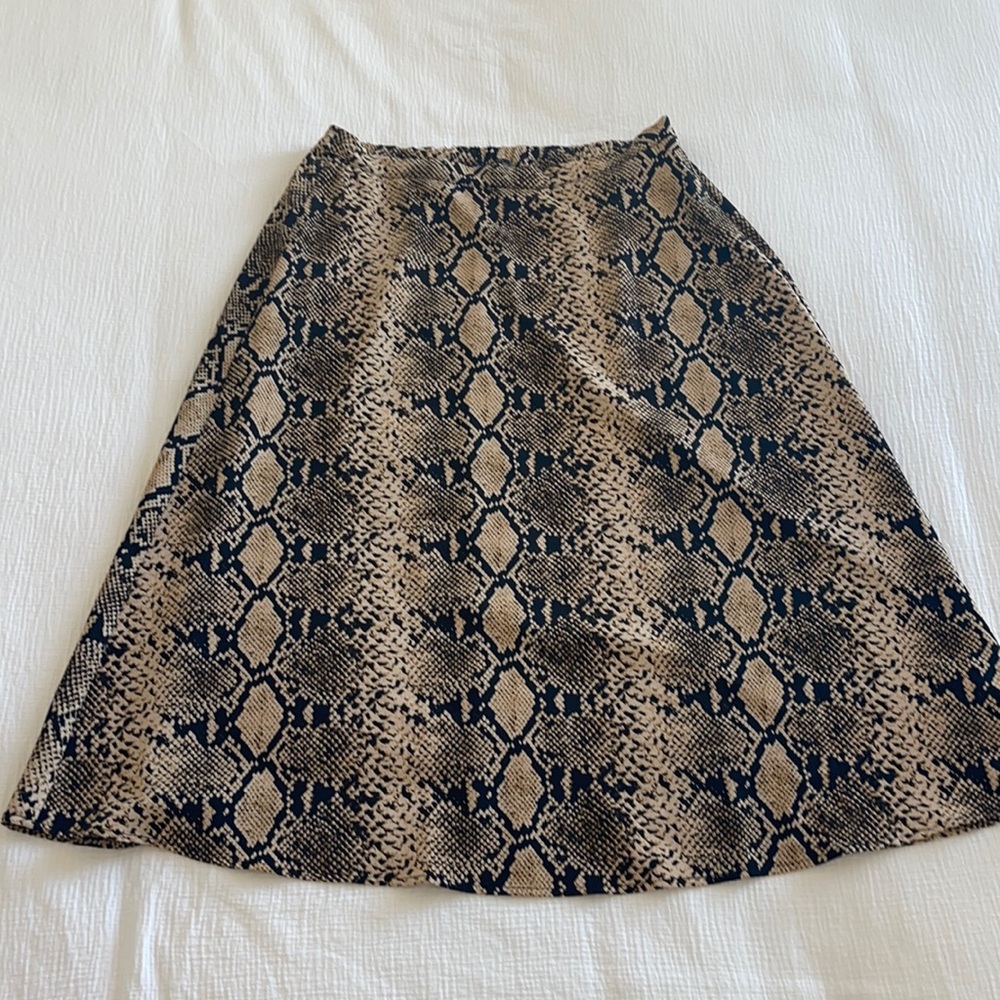 Tahari Snakeskin Slip Skirt Size Small